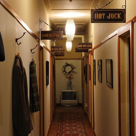Blacks Hotel Ophir Buitenkant foto