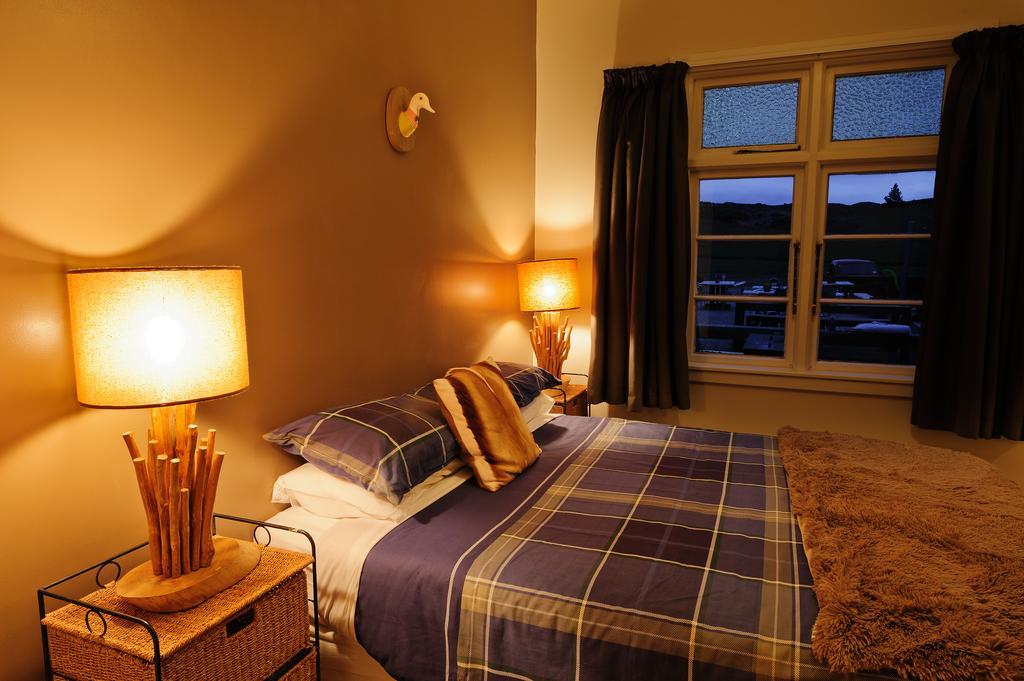 Blacks Hotel Ophir Buitenkant foto