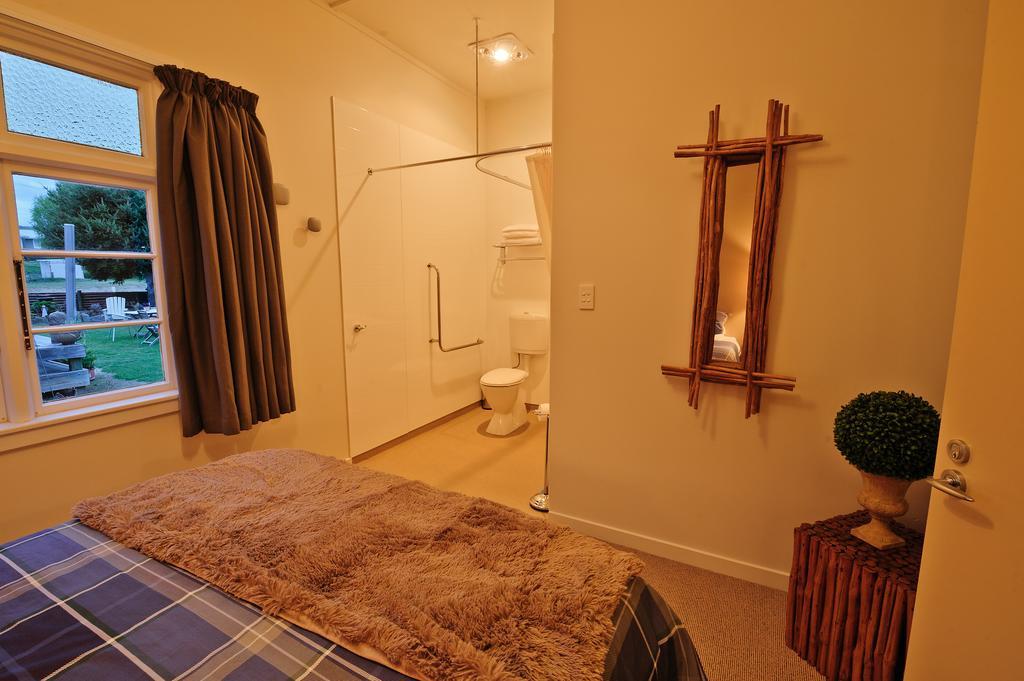 Blacks Hotel Ophir Buitenkant foto